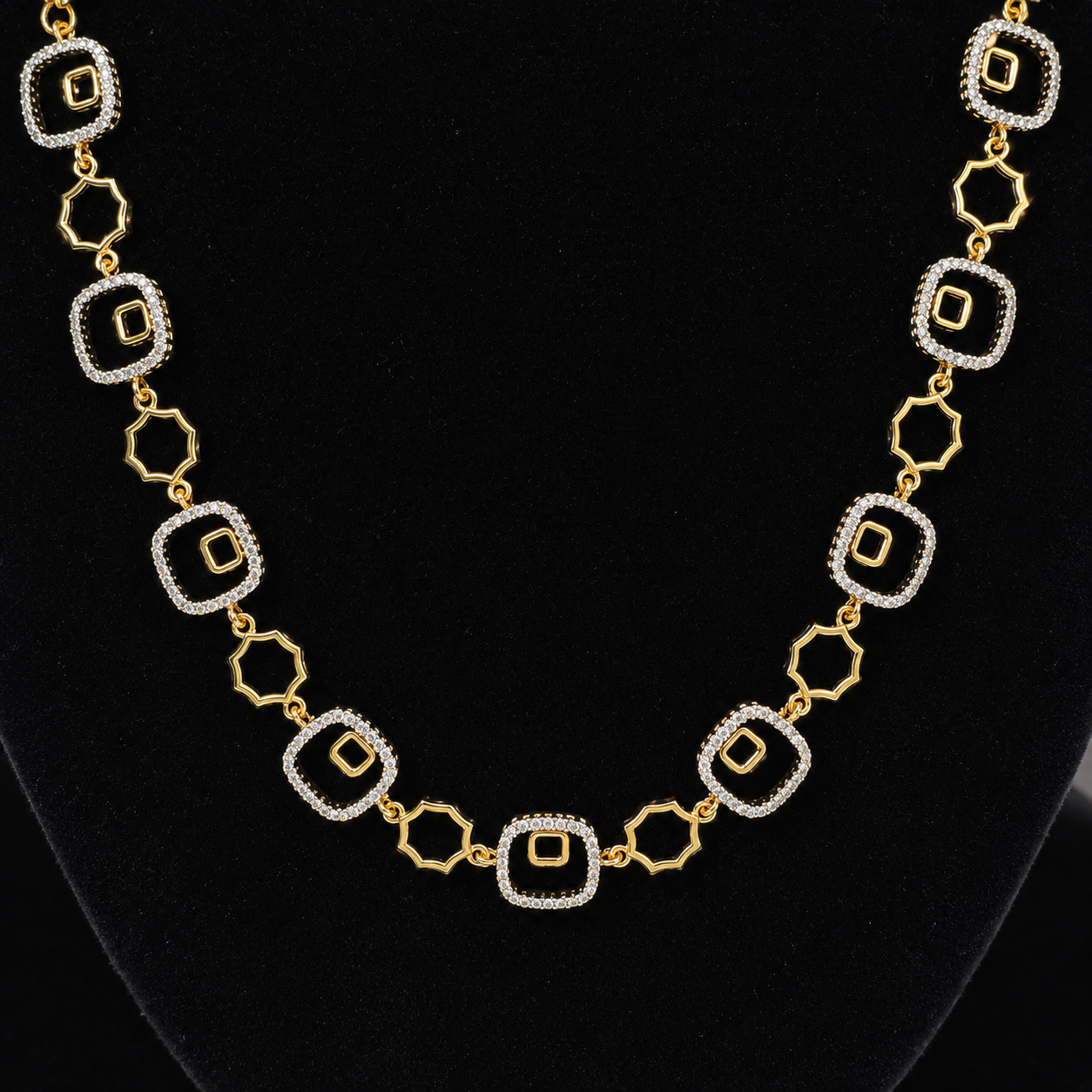 Minimal light-weight golden necklace for Women