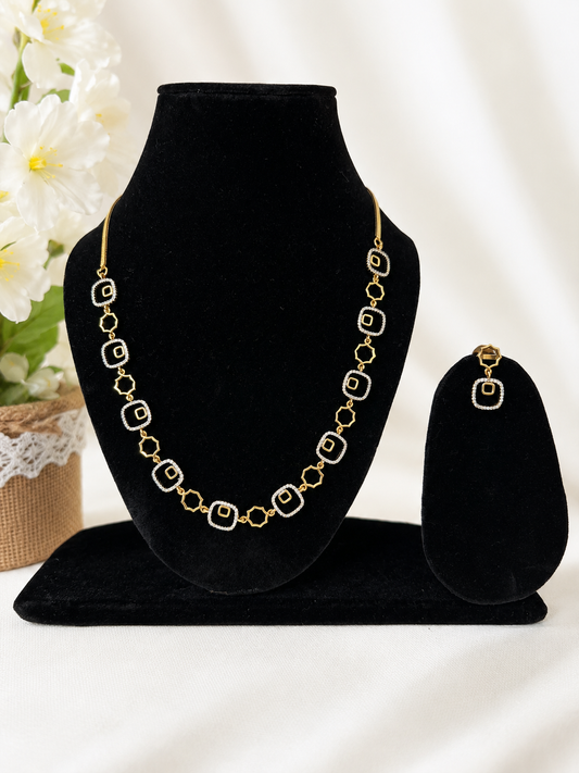 Minimal light-weight golden necklace for Women