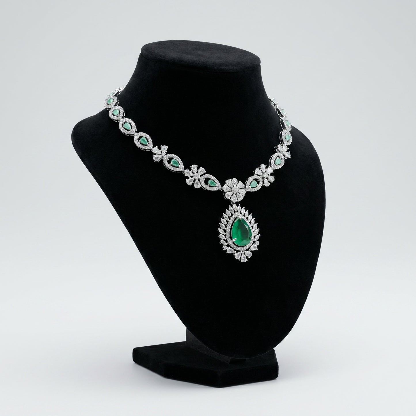 Emerald Bloom Statement Necklace – Elegant Green Statement Jewelry for Weddings & Parties