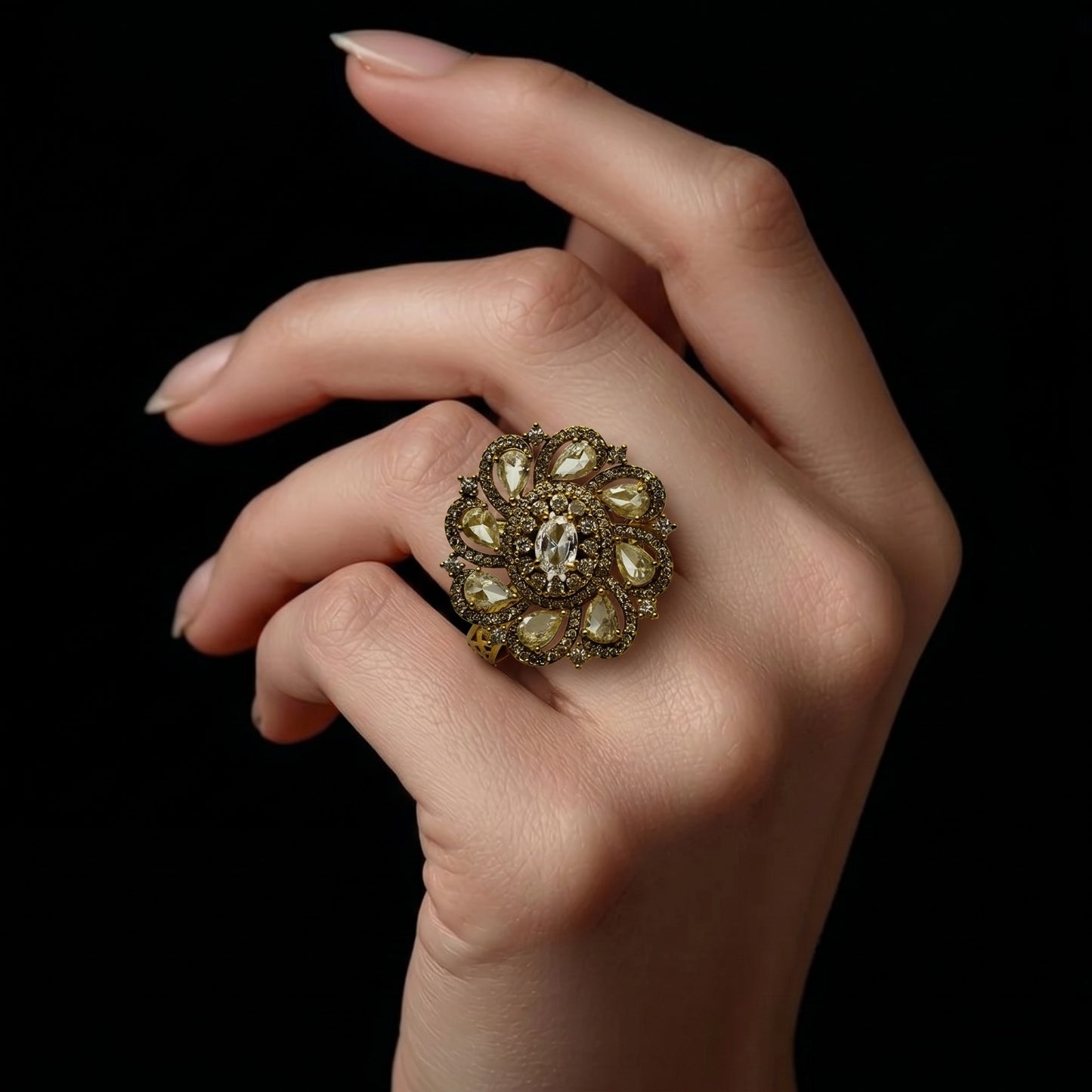 Antique Gold Crystal Floral Ring – Elegant Vintage Statement Jewelry for Women